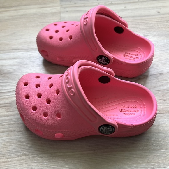 Pink CROCS Toddler Size 7 - Picture 3 of 4